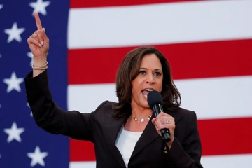 Bà Kamala Harris chỉ trích Elon Musk