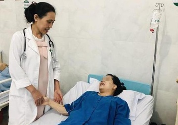 Nguoi phu nu thoi thop do hu thai ma khong biet hinh anh