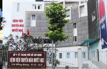 Chuyen ho so sang cong an vu truyen thuoc qua han cho benh nhan hinh anh