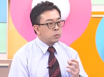 Nguoi dan ong o Trung Quoc mac benh la, cu mo la dam vo hinh anh