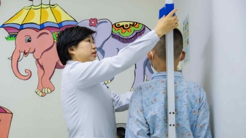 PGS Nguyễn Trọng Hưng: 'Chiều cao của trẻ không phải chuyện hên xui'