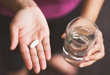 Nhap vien vi mot sai lam khi uong paracetamol hinh anh