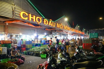 Diem trung chuyen o cho Binh Dien mo cua lai tu ngay 7/9 hinh anh