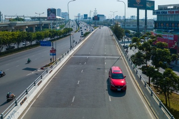 Cau vuot Nguyen Huu Canh ngay dau do rao cam oto sau 5 thang sua chua hinh anh