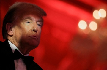 Doanh nghiep My lo hang hoa tang gia neu ong Trump tang thue quan hinh anh