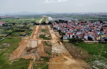 Bang gia dat Ha Noi tang manh, co nha lo ton chuc ty chuyen doi hinh anh
