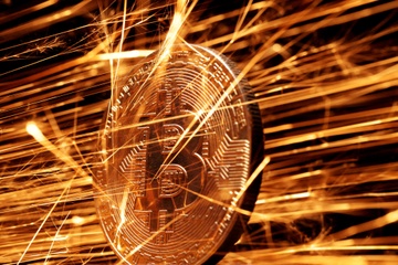Nhieu quoc gia dang 'gong lai' khi gia Bitcoin dat dinh hinh anh
