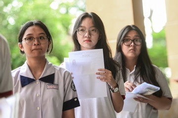 Vi sao DH Quoc gia TP.HCM dot ngot doi cau truc de thi DGNL? hinh anh
