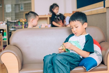 8 dấu hiệu trẻ đang chịu quá nhiều căng thẳng