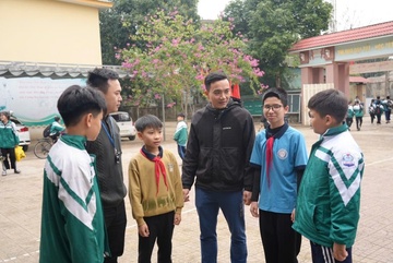 Hang chuc giao vien, nhan vien hop dong bi no luong nhieu thang hinh anh