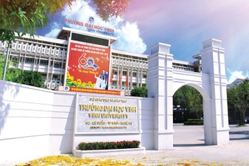 Nữ sinh Đại học Vinh tố bị cán bộ của trường quấy rối khi xin giấy tờ