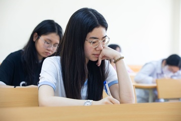 Điểm chuẩn lớp 10 chuyên Ngoại ngữ cao nhất 34,7