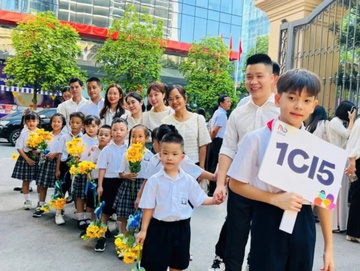 Sap nhap phuong, xa co xao tron tuyen sinh dau cap o Ha Noi? hinh anh