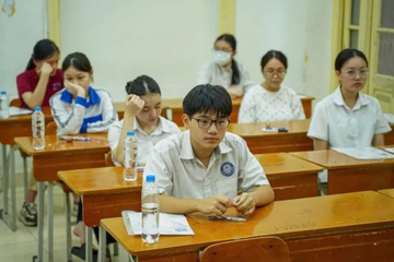 Khong khong che ty le hoc sinh vao lop 10 cong lap hinh anh