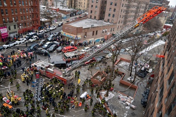 Hang loat tre em tu nan trong tham kich o chung cu New York hinh anh