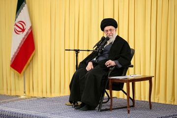 Lanh dao toi cao Iran an xa cho hang chuc nghin tu nhan hinh anh