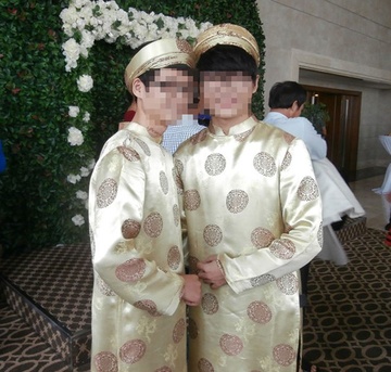 Dam cuoi cua 9 cap dong tinh, chuyen gioi va nhiem HIV hinh anh