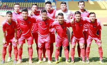 Hai vu tieu cuc o giai tre lam rung dong bong da Viet Nam hinh anh