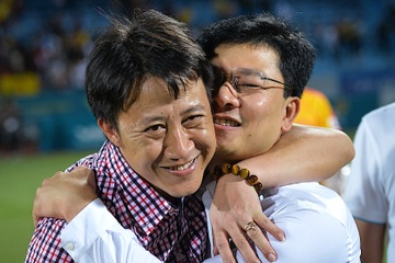 HLV Nguyen Thanh Cong thang tran ra mat CLB Ha Tinh hinh anh