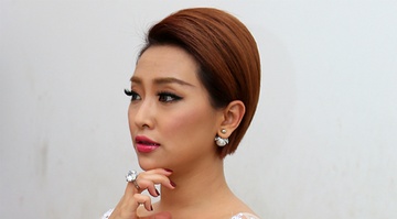 Nhu Y noi ve chuyen het thoi, lay chong bo hat hinh anh