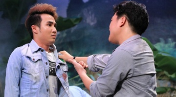 Truong Giang tat Huynh Lap nga nhao tren san khau On gioi hinh anh