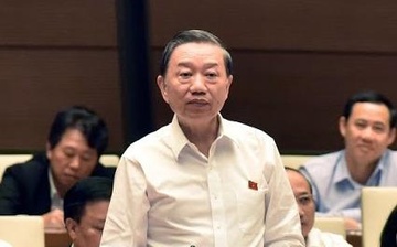 Kham xet vu doi 100 USD bi phat 90 trieu, Bo truong Cong an noi gi? hinh anh