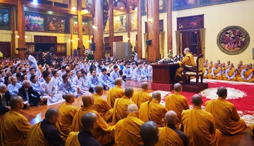 'Cap sach den hoc chua Ba Vang cach tiep thi, thu tien' hinh anh