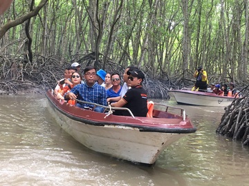 Vi sao nguoi dan dia phuong khac it mua tour du lich TP.HCM? hinh anh