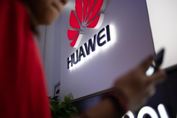 Bi My 'diem huyet', Huawei van tu tin co dat song o Anh hinh anh