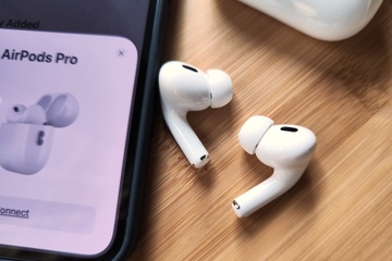 AirPods không còn là 'tai nghe' đơn thuần