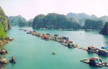 Vinh Lan Ha - thien duong bien tuyet voi mua cuoi thu hinh anh
