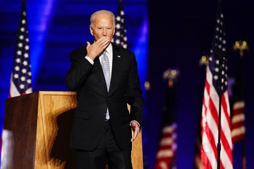 Doi ngu tranh cu cua ong Biden trai qua 5 ngay dai nhu nhieu tuan le hinh anh