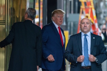 Tin xau lien tiep den voi ong Trump va dang Cong hoa hinh anh