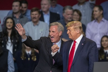 Ong Trump keu goi phe Cong hoa ung ho ong McCarthy hinh anh