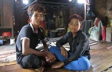 Nhieu hoc sinh khong viet noi ten minh van len lop hinh anh
