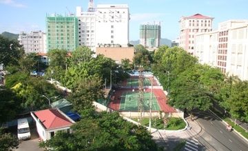Xoa san quan vot de mo rong truong hoc hinh anh