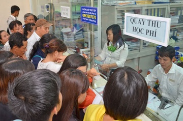 Mot nam nhin lai tu chu dai hoc hinh anh