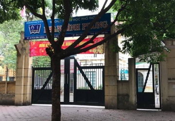 No trong phong thuc hanh, nu sinh bi bong nang hinh anh