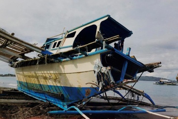 Chu tau TQ xin loi vu dam chim tau ca Philippines tren Bien Dong hinh anh
