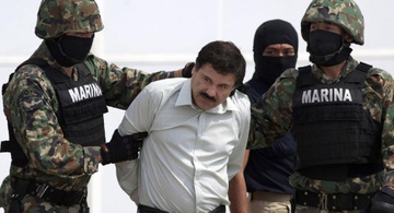 Dau sung du doi khi Mexico bat con trai trum ma tuy El Chapo hinh anh