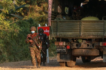 Hoi dong Bao an khong du phieu de ra tuyen bo ve Myanmar hinh anh