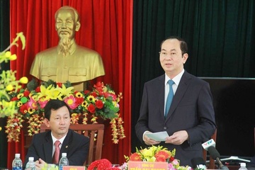 Chu tich nuoc Tran Dai Quang chuc Tet xa vung bien hinh anh