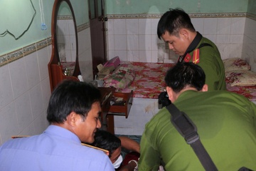 Khoi to vu an chong cam roi dien va dao giet vo con hinh anh