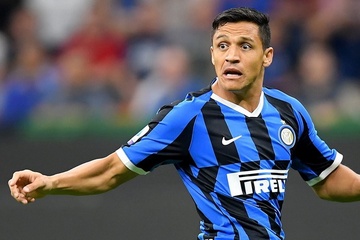 Sanchez phai giam nua luong neu tu choi ve Man Utd hinh anh