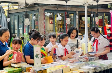 Chuoi su kien huong ung Ngay Sach va Van hoa doc tai Pho sach Ha Noi hinh anh