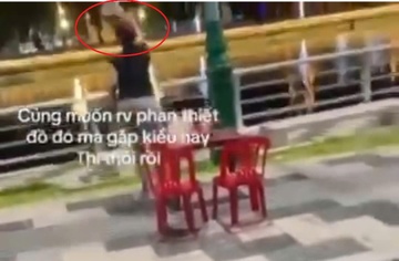 Khach ngo ngang khi chu quan thang tay nem toan bo ly nhua xuong song hinh anh