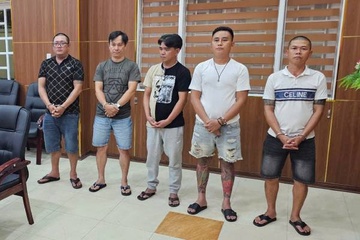 Bat giu 5 doi tuong dieu hanh duong day danh bac hon 100 ty dong hinh anh