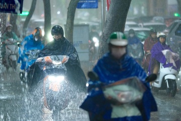 Thoi tiet 28/4: Mien Bac mua giong manh do khong khi lanh hinh anh