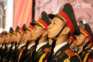 Doan Quan doi nhan dan Viet Nam hop luyen tai Quang truong Do hinh anh