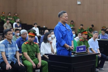 Loi xin loi muon mang cua dai gia dat hiem Doan Van Huan hinh anh